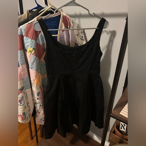 Gap Pleated Black Cocktail Dress with Pockets - Picture 3 of 4